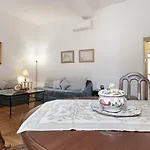 Trevi Fountain Apartment