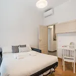 The Best Rent - Two-Bedroom Apartment In Colosseum Area