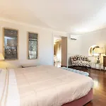 Luxury Apartment Via Giulia With Private Garden