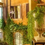 Iflat Red Roman Apartament