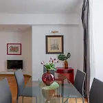 Iflat Red Roman Apartament