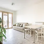 Urban Retreat -Private Parking+Terrace