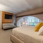 Studi Patrizi Dreaming Luxury Duplex Apartment