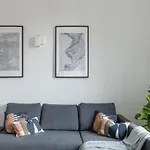 Iflat Magnificent Central Apartment