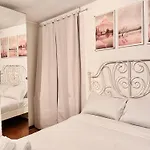 Glory House Navona Square