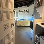 Monolocale Trastevere Locato Per Finalita Turistiche