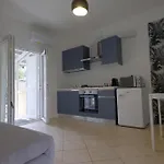 Gemelli Apartment Con Giardino