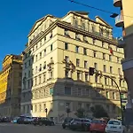 Casa Giuliana -3Br 2Bath Flat, 116 M2 On One Level, 2Nd Floor With Lift, High Comfort, Quite, Chic, Condo Doorman, 600 Meters From Vatican Museums And Ottaviano Metro, Plenty Of District Facilities, Welcome Drinks & Local Guide, 24 Hour 4 Language Su