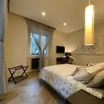 Ghirlanda House