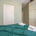 2-Bedroom Retreat Near Metro & Parks