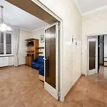 Cozy And Well Connected To The Center