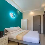 Hyper Lodge Termini