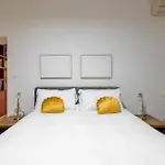Urban Chic 2 Bedroom Vatican Escape