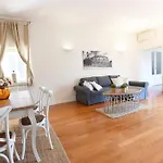 Romantic Flat near Metro Flaminio