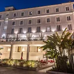 Hotel The Building