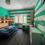Nathan House, Due Camere