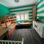 Nathan House, Due Camere