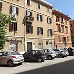 Apartment Nido Di Roma Suite, Jacuzzi King Size, Metro C