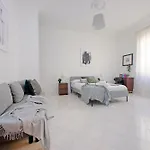 Giant Cola Di Rienzo Apartment