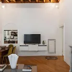 Star Beauty House