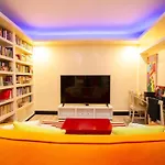 Art Apartment In Trastevere
