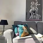 Trevi Over The Top Apartment