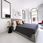 Trevi Over The Top Apartment