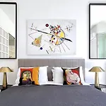 Trevi Over The Top Apartment