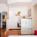 Apartment With Garden In Porta Latina