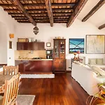 Piazza Mattei Terrace Apartment | Romeloft