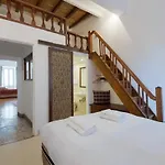 Farnese Designer Loft By Romeloft