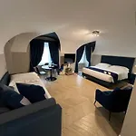 Rome Luxury Blue Suites- Imperial