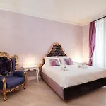 Luxury In Piazza Di Spagna