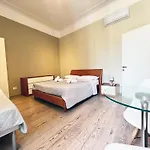 La Casa Di Piero In Via Ottaviano