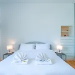 Central Apartment With Magnificent View