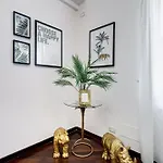 Koma 7 Apartment