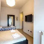 Naos C&G Hospitium