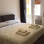 Pm 34 Viale Imperatore Guest House - 50 Mt From Metro San Paolo