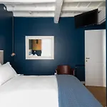 Elegance And Charm In Splendid Via Giulia
