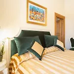 Pantheon Suites In Rome