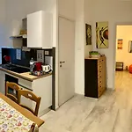 Brandnew Luxury House Near Metro Station