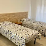 Brandnew Luxury House Near Metro Station