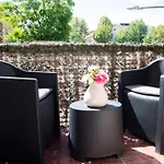Popcornhousenomentana