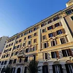 Vatican Family Romantic Suite