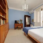 4Bnb - Spacious Gracchi Apartment