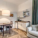 Belleartihome2
