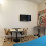 Elegante Appartamento - Colosseo
