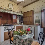 Cozy Home In Roma With Kitchen