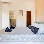Aurelia Luxury Suite