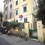 Sara Holiday House